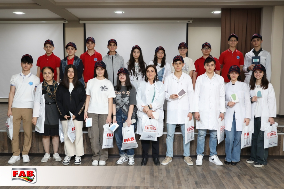 Xəzər Universiteti Dünya Məktəbinin şagirdləri FAB Boyada