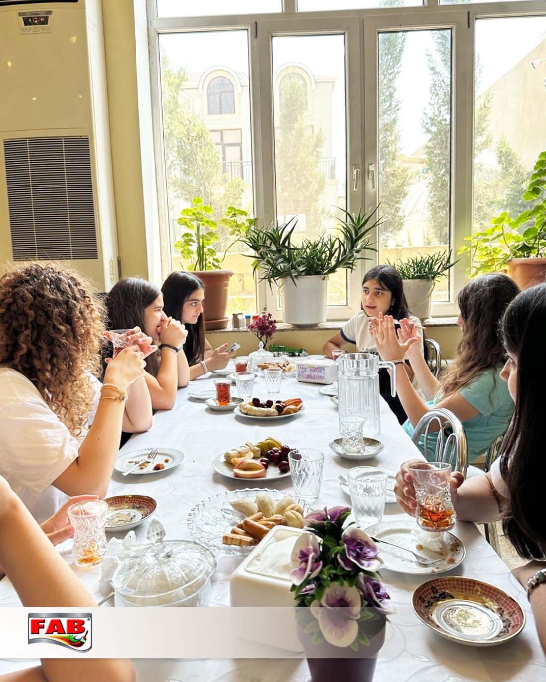 Dünya Məktəbinin şagirdləri FAB Şirkətlər Qrupunda