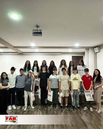 DÜNYA MƏKTƏBİNİN ŞAGİRDLƏRİ FAB ŞİRKƏTLƏR QRUPUNDA