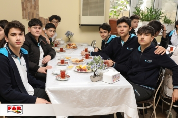 Kaspi liseynin Ağşəhər filialının şagirdləri  FAB Boyada